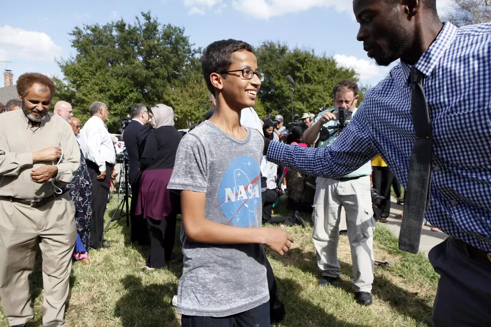 14-Year-Old Ahmed Mohamed Gets Lots Of Support From Social Media