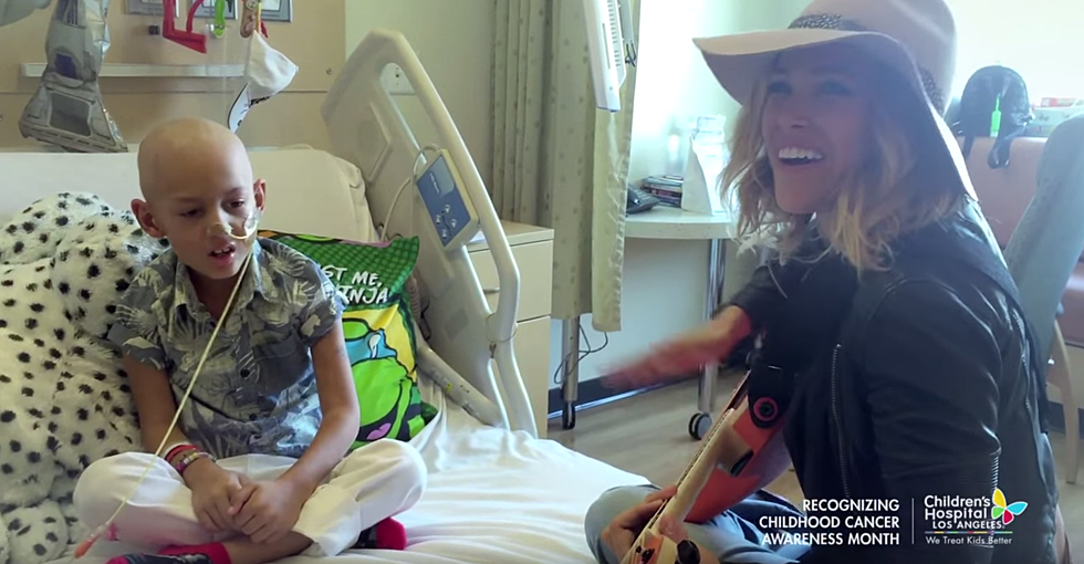 Rachel Platten Sings ‘Fight Song’ With Young Cancer Patient (VIDEO)
