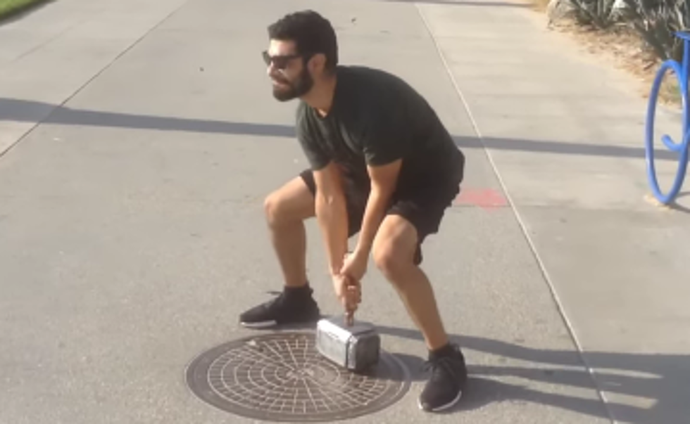 Man Recreates Thor’s Hammer Using Magnets Where Only He Can Lift It [VIDEO]