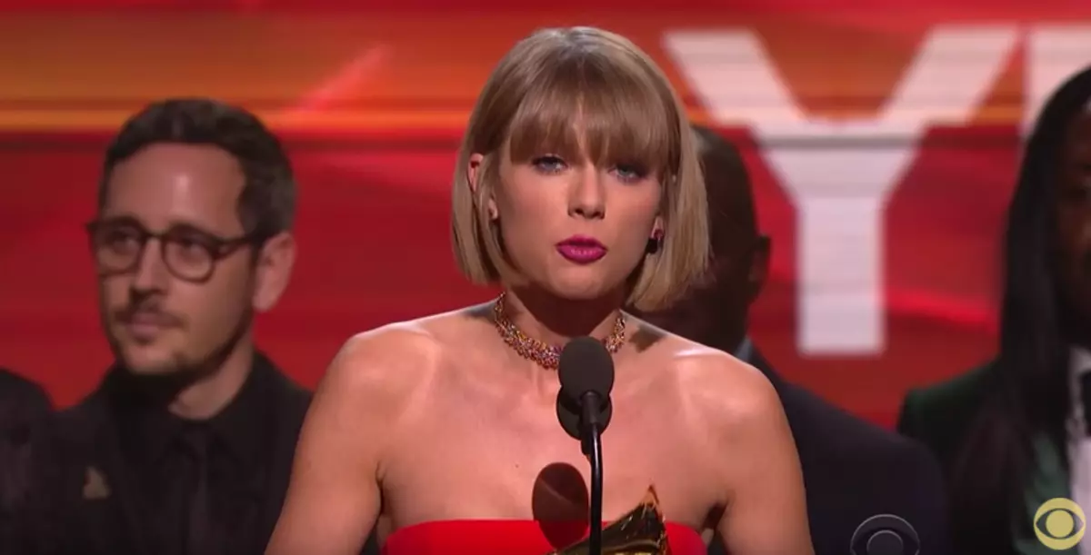 Taylor Swift Throws Shade At Kanye West During Her Acceptance Speech