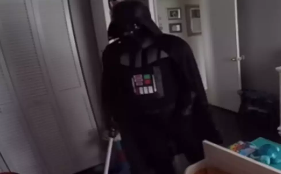 Guy Tries To Scare His Son Dressed As Darth Vader, But It Doesn&#8217;t Work