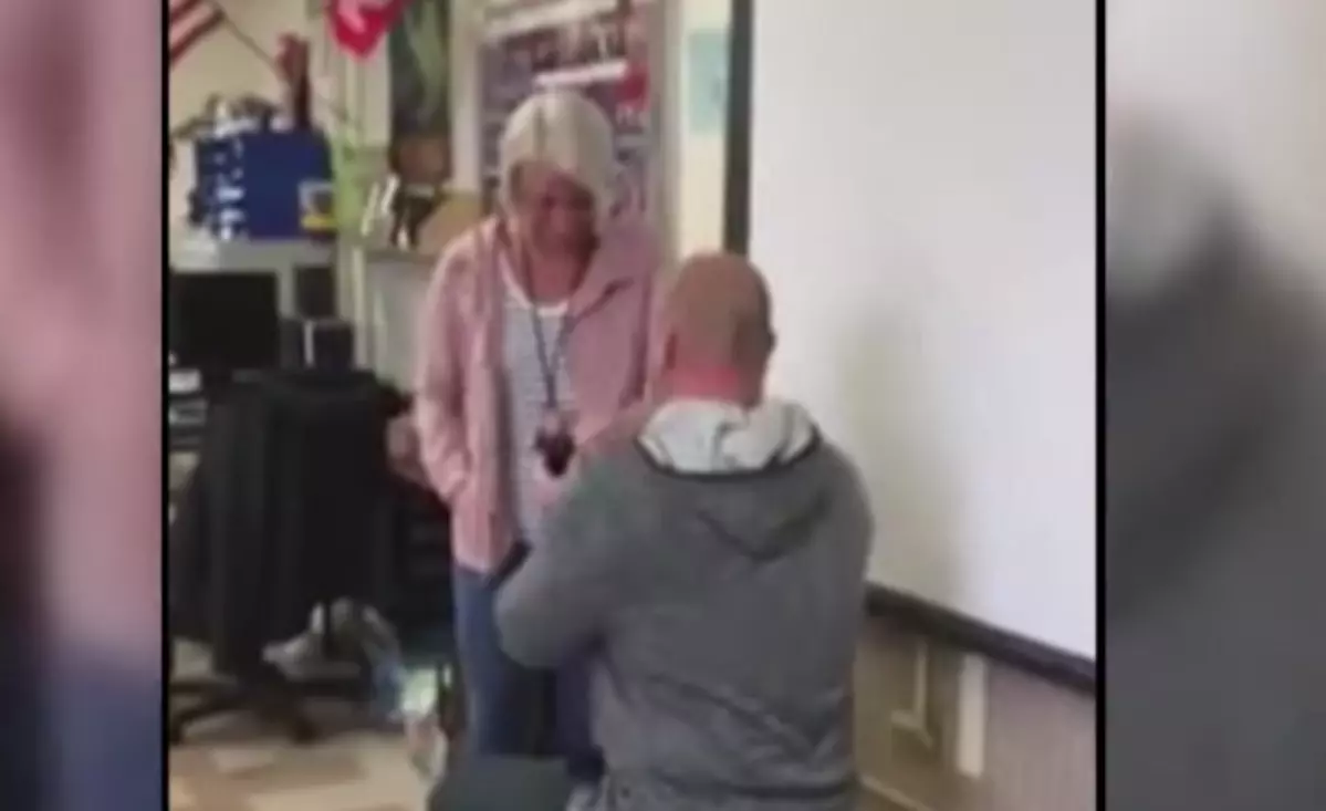Teacher Proposes To Other Teacher In Front Of Her Class