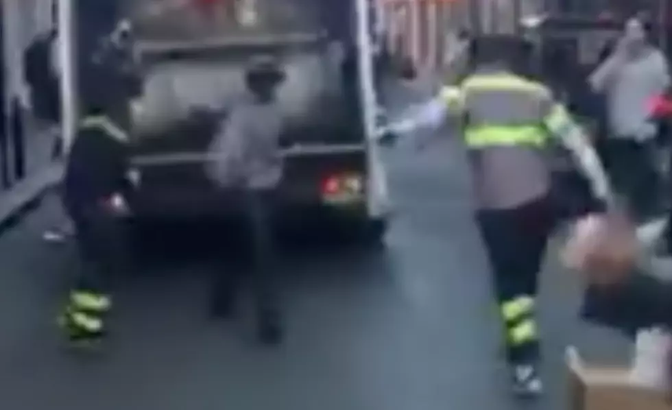 Garbage Men in New Orleans Dance To Brass Band and it&#8217;s Wonderful [VIDEO]