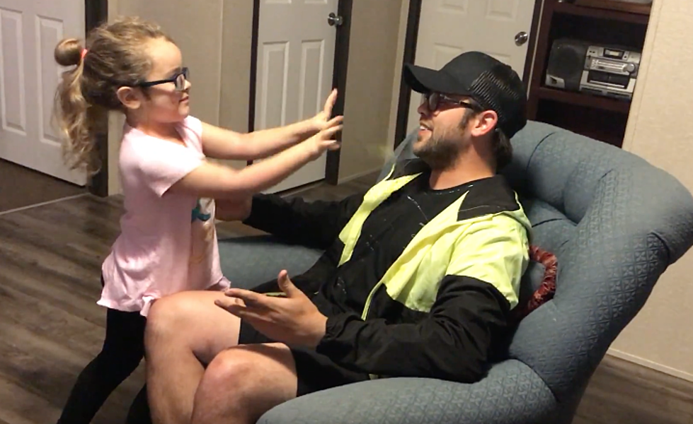 Jay&#8217;s Daughter is not Amused by his Magic Trick [VIDEO]