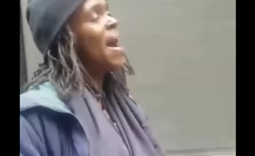 Homeless Woman Sings Like Whitney Houston [VIDEO]