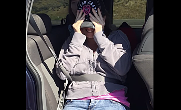 Woman Gets Stuck In Her Seatbelt And Can T Get Out Video