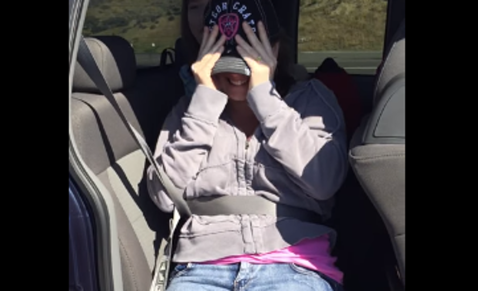Woman Gets Stuck in her Seatbelt and Can’t Get Out [VIDEO]