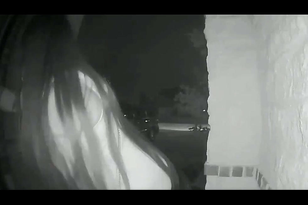 Video Shows Texas Woman Abandoning Toddler on Doorstep