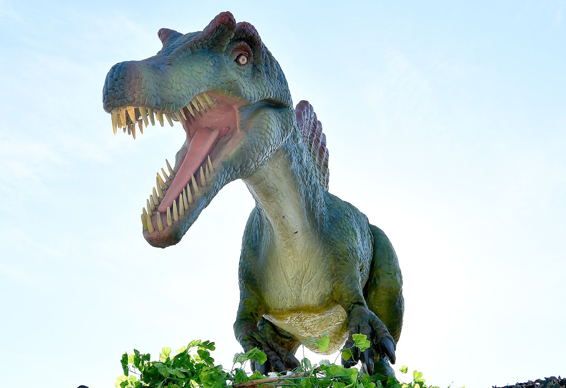 1920px x 1318px - 100 Realistic Life-Sized Dinosaurs Coming to Shreveport