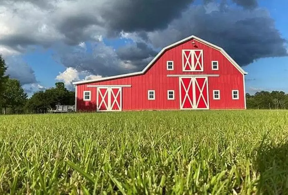 Beautiful Louisiana &#8216;Barn&#8217; Home for Sale Perfect for Entertaining