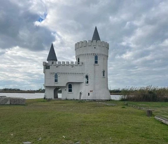 South Louisiana Irish Bayou Fishing Castle is an Investor's Dream