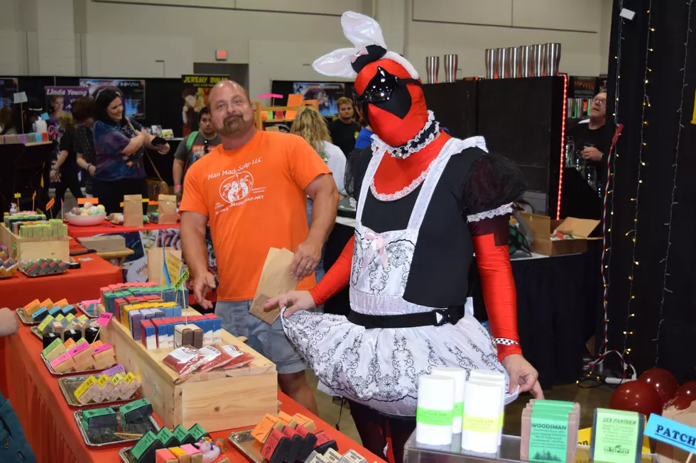 See The Vendors, Cosplay, Celebrities, and Fans From Geek&#8217;d Con 2022