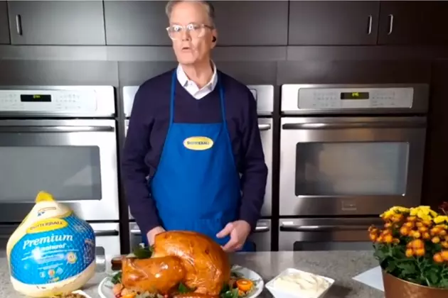 This Hotline on Thanksgiving Day Could Save Your Turkey Dinner