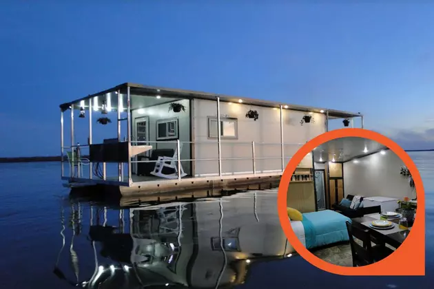 Unique Rental Lets You Unplug In a Louisiana Houseboat