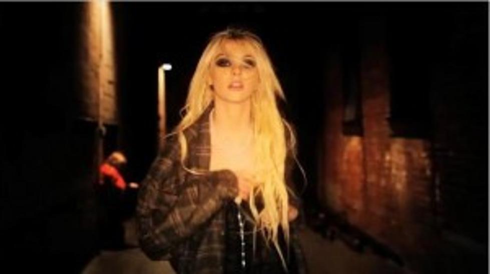 Taylor Momsen &#8211; Pretty Reckless &#8220;Make Me Wanna Die&#8221; [VIDEO]