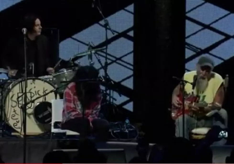 Jack White &#038; Zep&#8217;s John Paul Jones Jam at iTunes Festival [VIDEO]