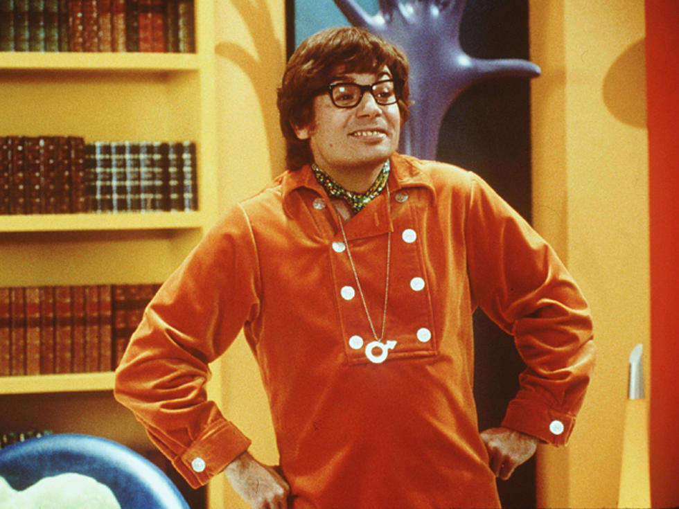 Mike Myers Signs On for ‘Austin Powers 4′
