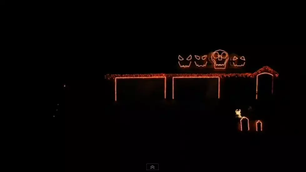 Crazy Halloween Light Shows – Our Top 5 [VIDEOS]