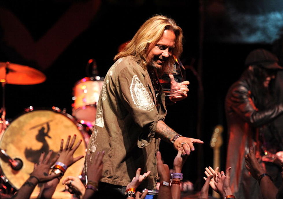 VInce Neil Jams With Motley Crue Tribute Band [VIDEO]