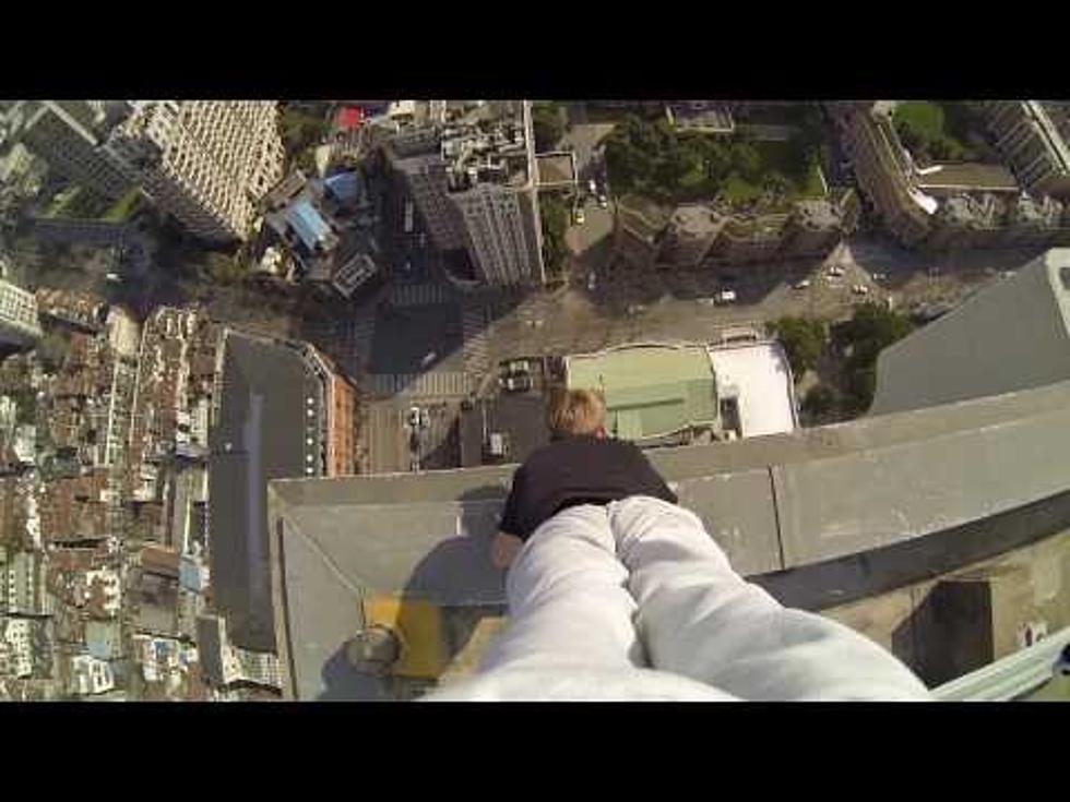 Crazy Bastage Does Handstand on Ledge of 40-Story Building [VIDEO]