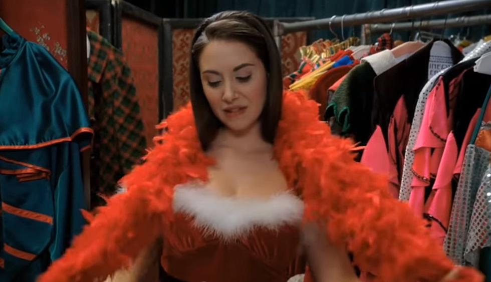 Remember That Time Alison Brie Dressed Up as a Sexy Santa?