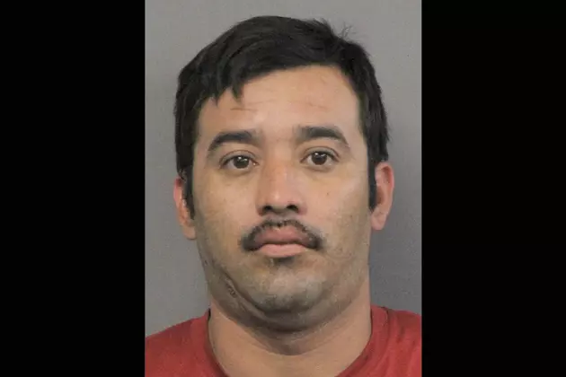 Louisiana Waiter Stabs Customer After Hot Sauce Drinking Contest