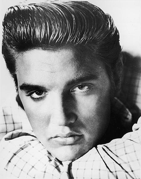 Pin by Gracious Vijiyaratnam on omg..speechless! | Elvis presley hair, Elvis  hairstyle, Elvis presley