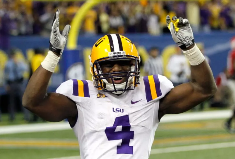 LSU’s Starting Running Back Alfred Blue on Sideline for Auburn Game [PHOTOS]