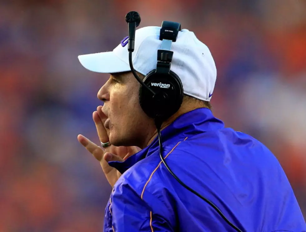 LSU Coach Les Miles Tweeted at Himself During Lakers/Heat Game & Super Bowl 47