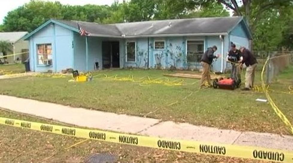 UPDATE: Jeff Bush Falls Into Sinkhole Under His House in Seffner, Florida [VIDEO]