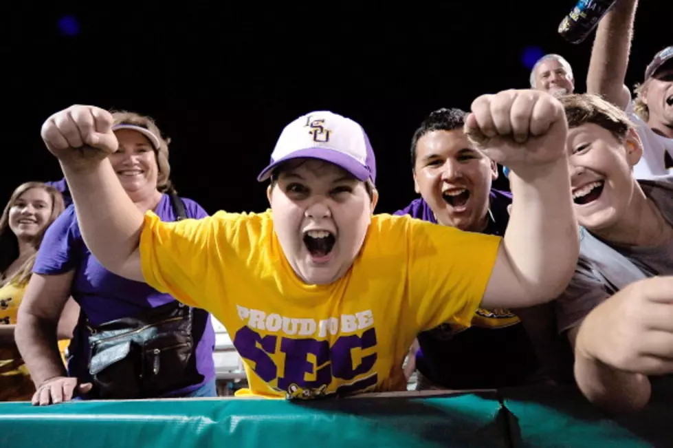 LSU&#8217;s Rally Possum Stays Up Late; LSU Wins In 14