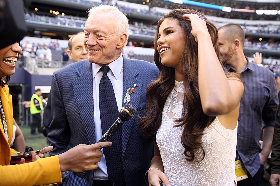 Jerry Jones Did Not Tell The Cowboys To Stand Or Leave