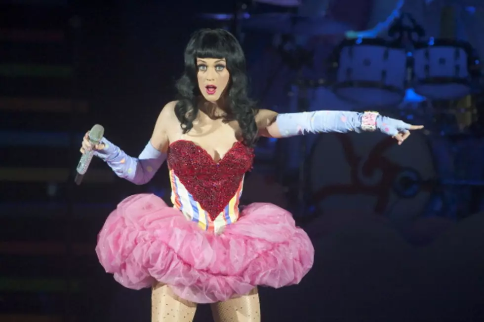 Katy Perry&#8217;s 15 Costume Changes In One Song