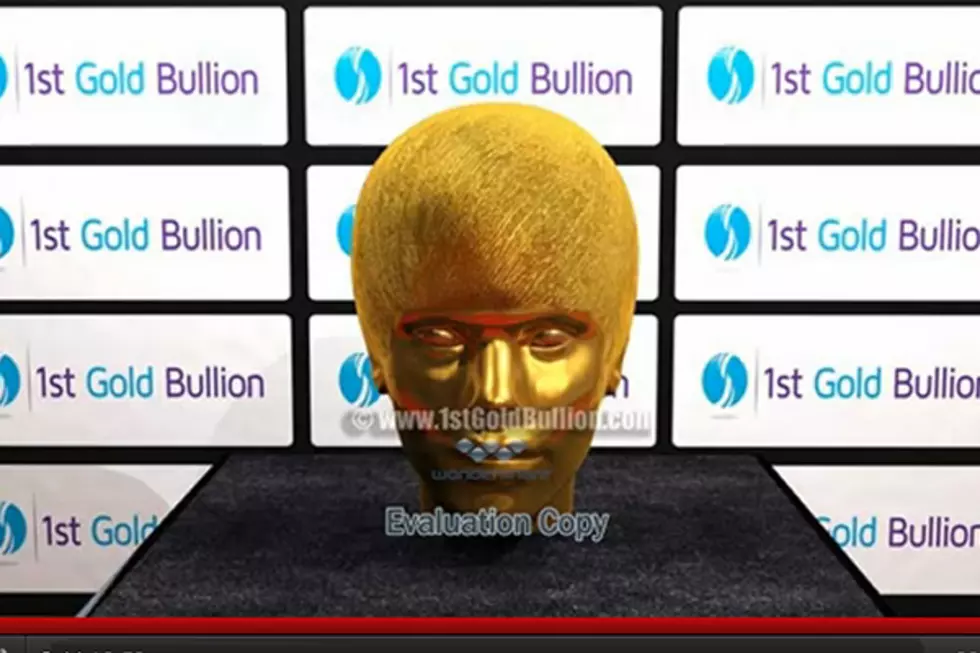 Justin Bieber’s Head In Solid Gold [VIDEO]