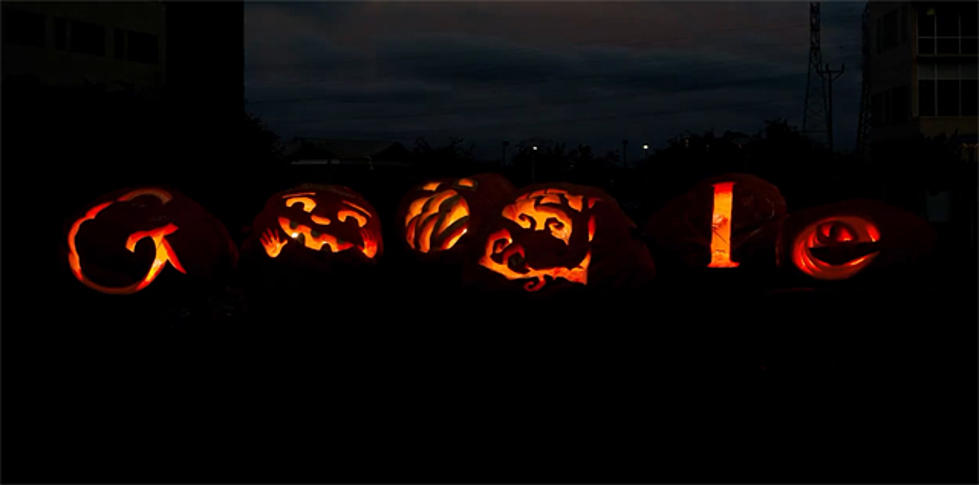 Google Staff Carves Giant Pumpkins For Halloween Google Doodle [VIDEO]