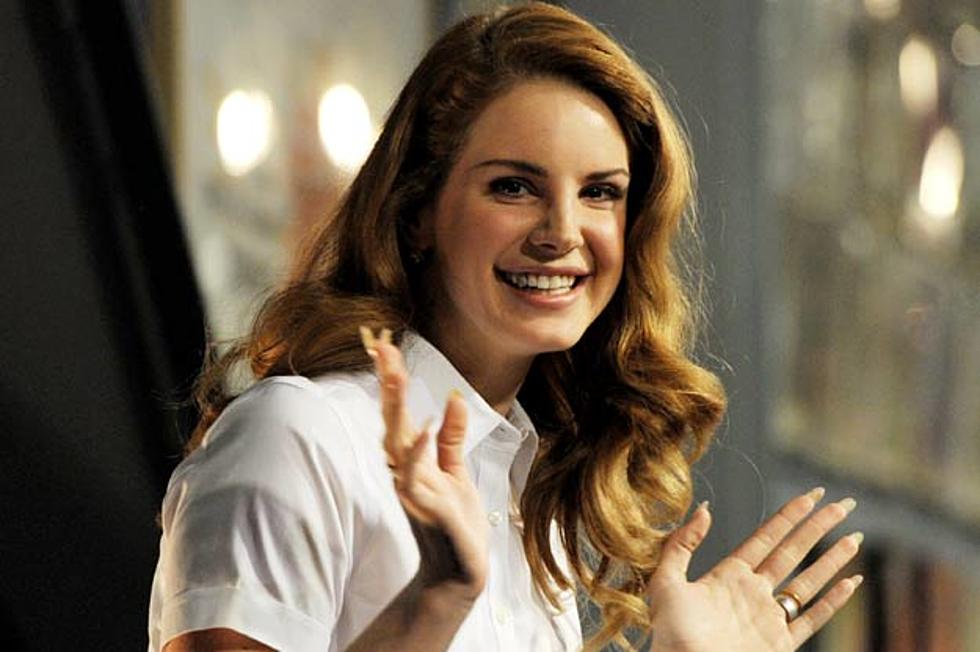 Lana Del Rey Says She is Not a Showstopper, Lives on Ex-Boyfriend’s Couch