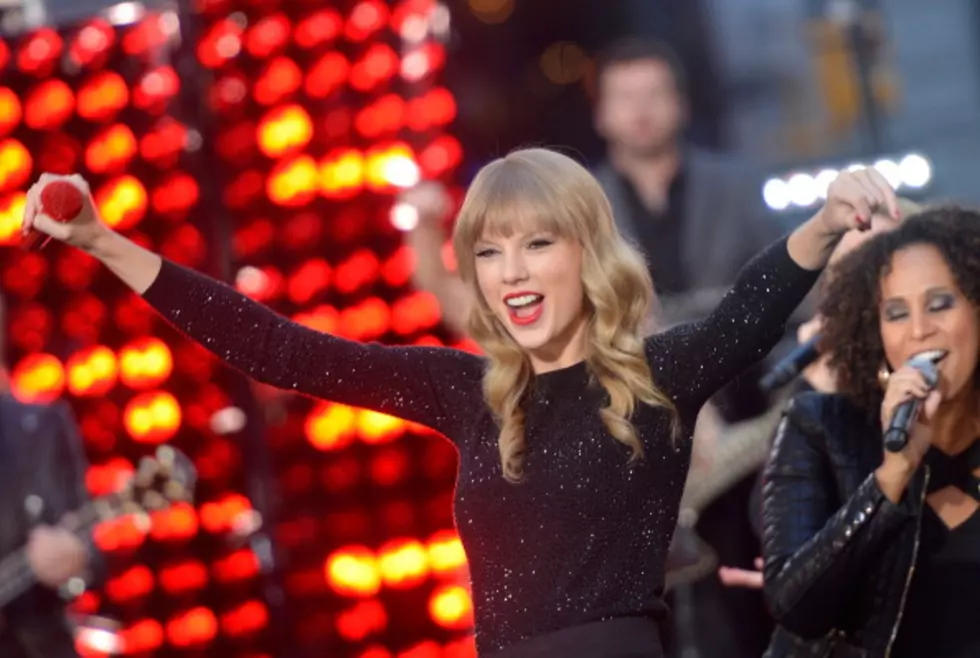 Taylor Swift Media Blitz Continues for New Album &#8216;Red&#8217;