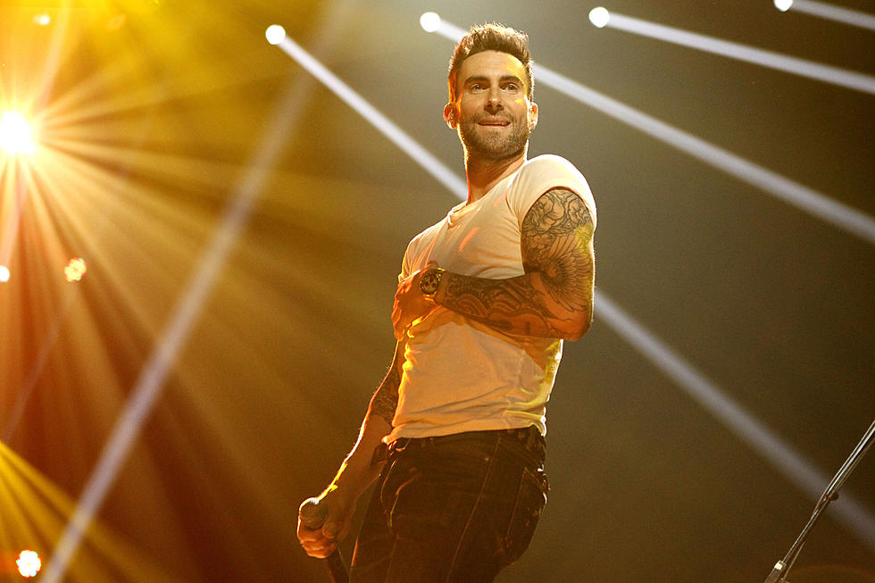 Maroon 5 Fan Storms the Stage + Rocks Out [VIDEOS]