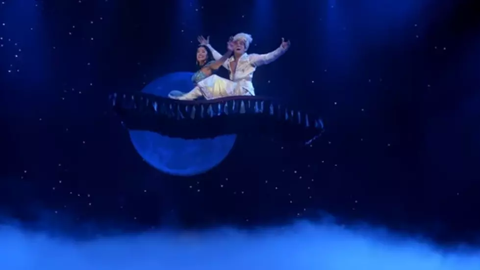Stranded ‘Lion King’ + ‘Aladdin’ Broadway Casts Have an Impromptu Sing Off at LaGuardia