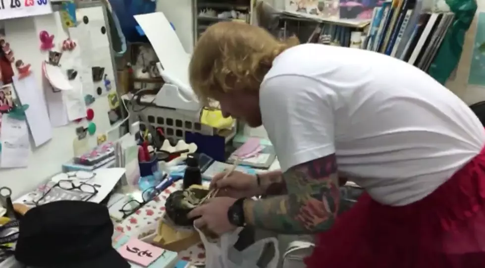 Ed Sheeran Lives Up To Challenge Made On &#8216;Red Nose Day&#8217; [VIDEO]