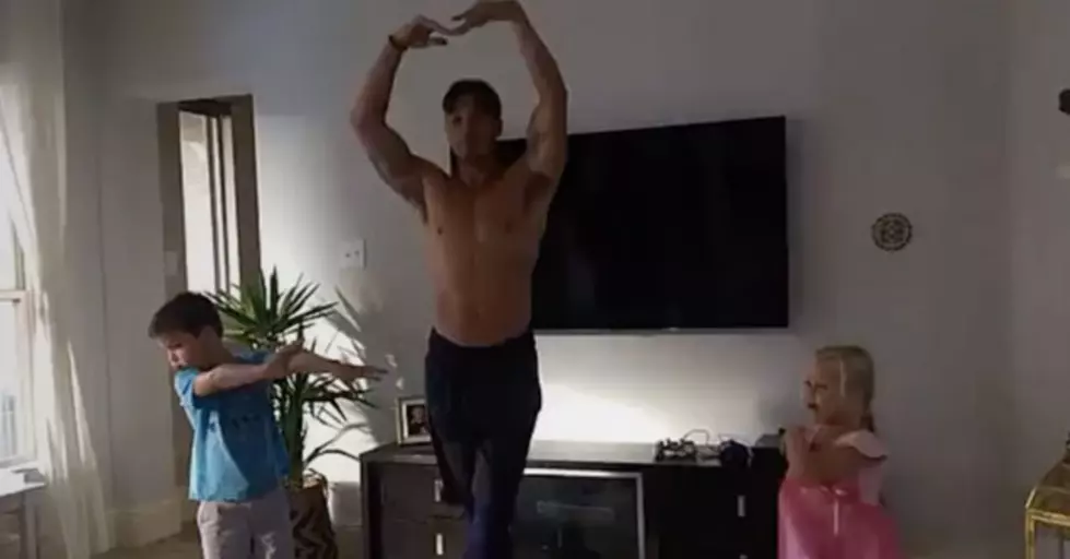 J-Si’s Embarrassing Snapchat Dancing [VIDEO]