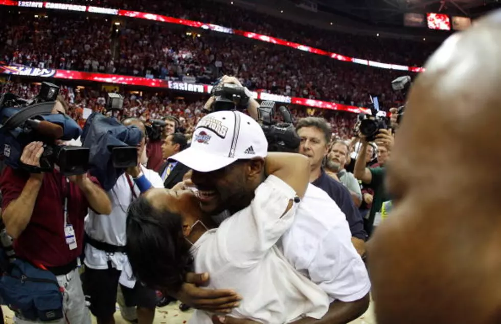 LeBron Proposes To Girlfriend On New Years