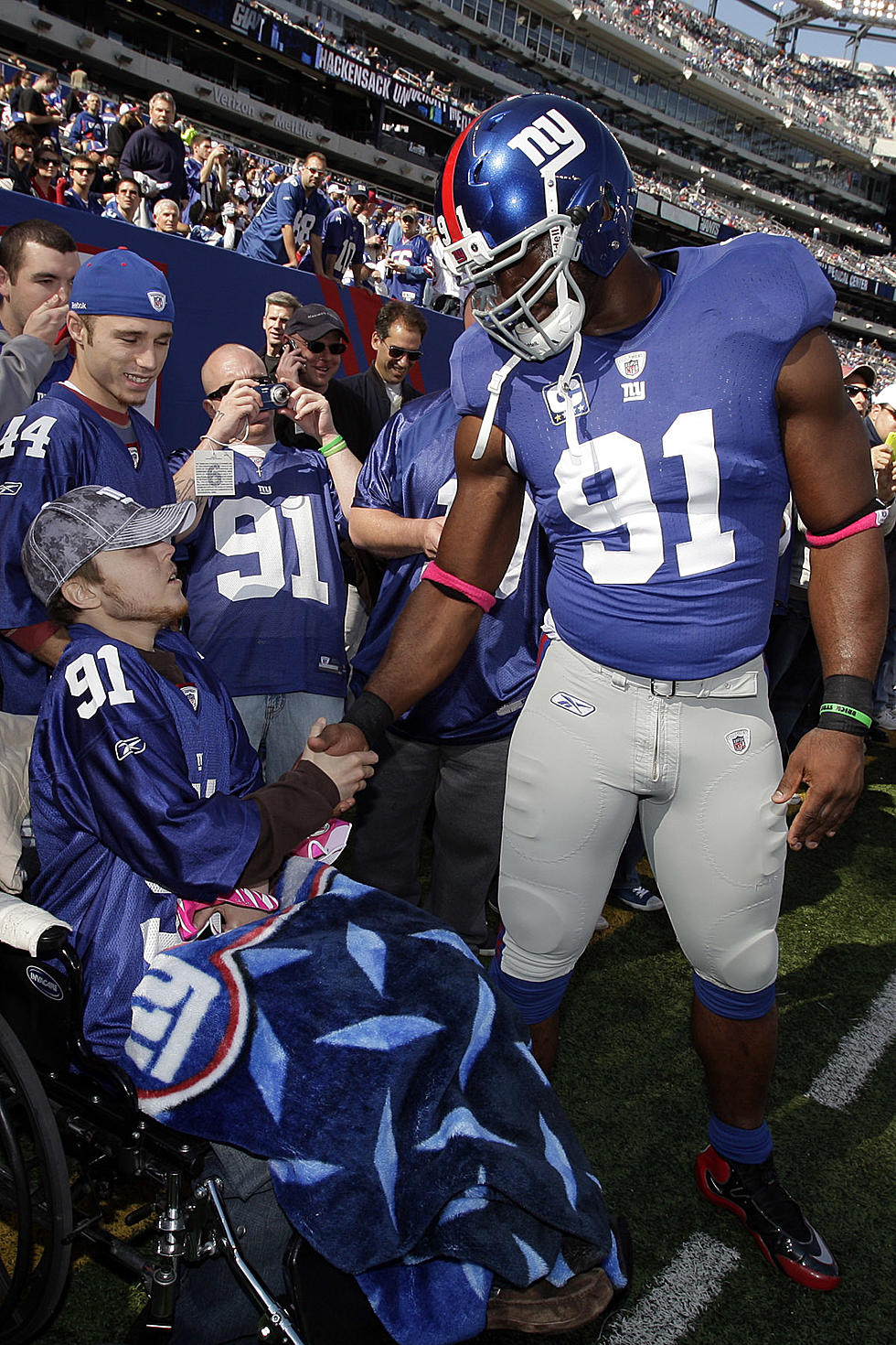 New York Giants Star Justin Tuck to Wear Bracelet for Leukemia Victim During Super Bowl