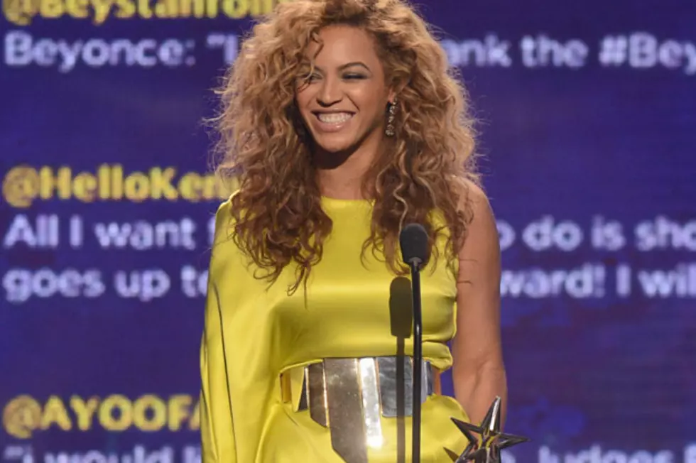 Beyonce Nabs Best Female R&B Artist Trophy at the 2012 BET Awards