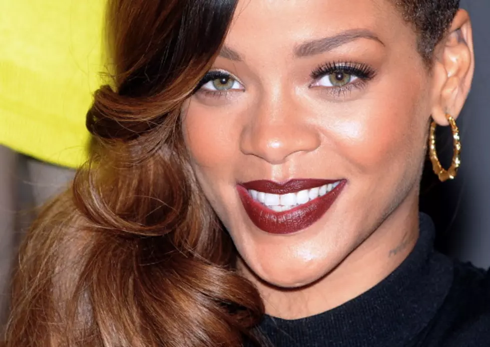 Rihanna Lands MAC Cosmetics Deal