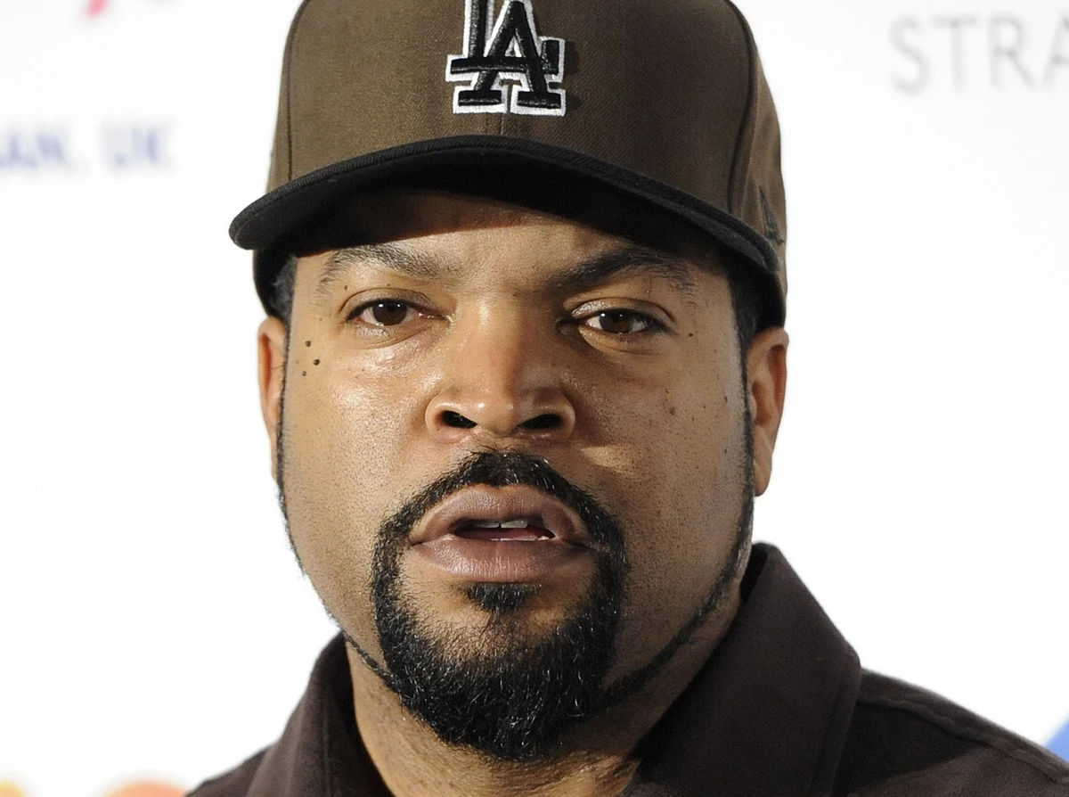 Ice cube мультиплеер. Ice Cube 2021. Айс Кьюб Эдди Мёрфи. Ice Cube 90s. Айс Кьюб мусульманин.