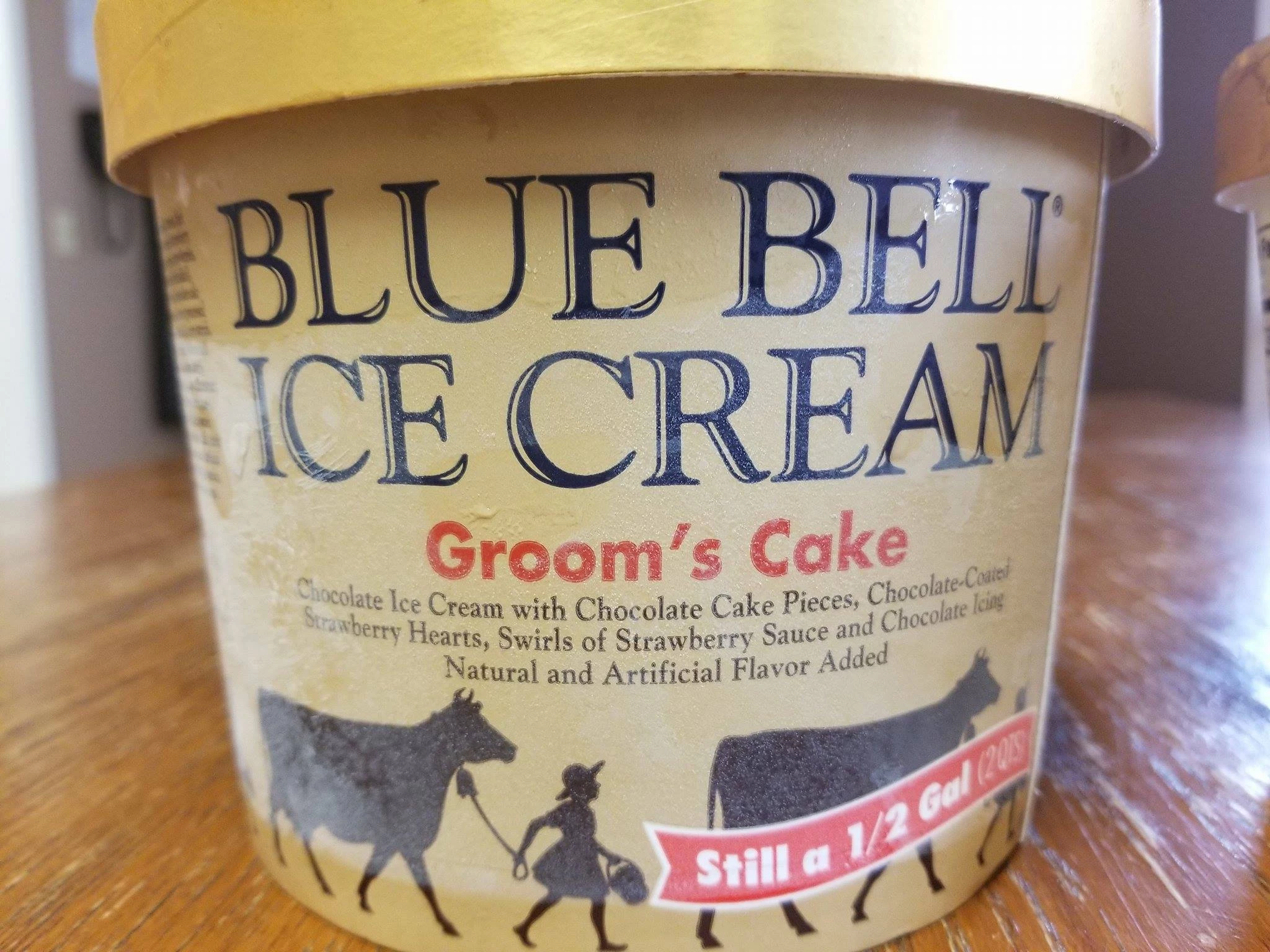 Blue Bell Ice Cream Groom's Cake Review | SheSpeaks