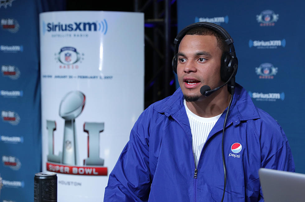 Dak Prescott Delivers Free Groceries to a Fan Rocking a Green Bay Shirt