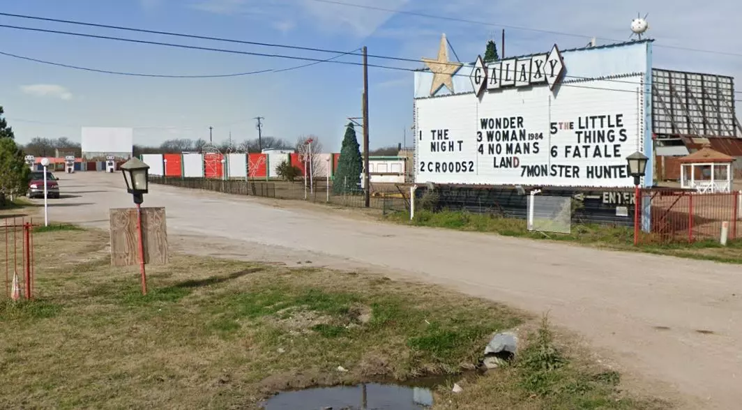 Galaxy Drive In Drive In Movie Theater Ennis Texas 60 Photos - Moonagedaydream.film