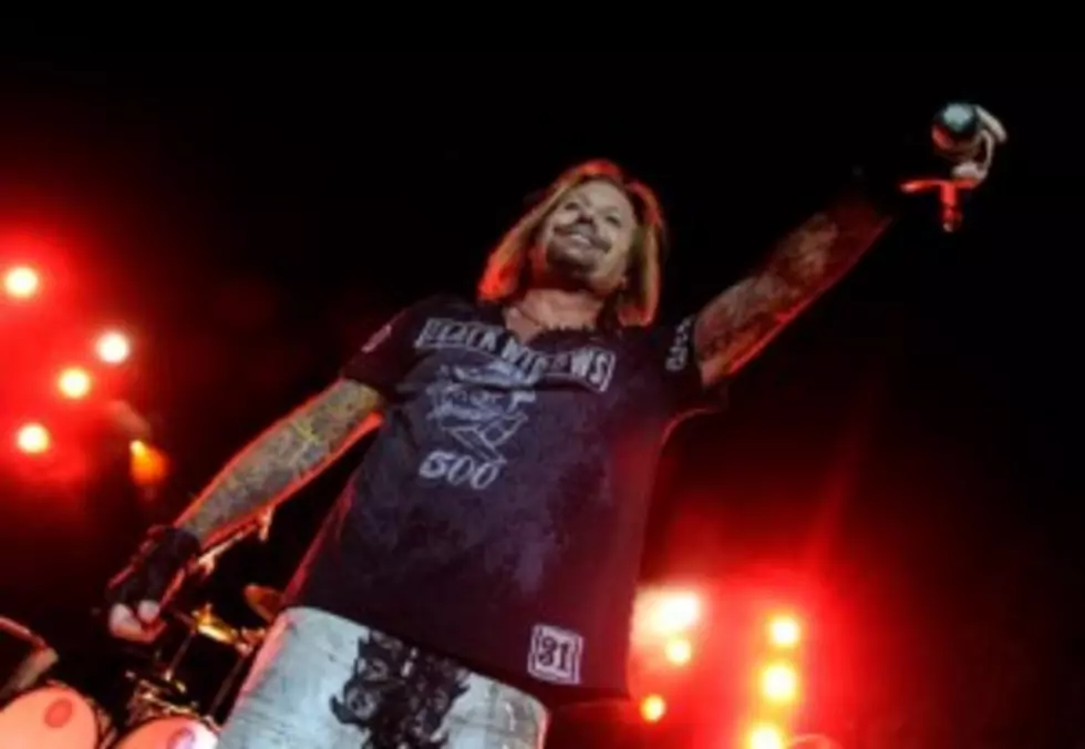 Vince Neil Accused of Battery